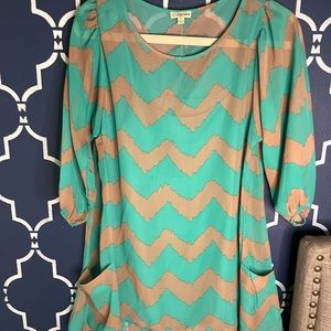 Lily White Chevron pattern blouse w/ pockets Turquoise/brown Size M
